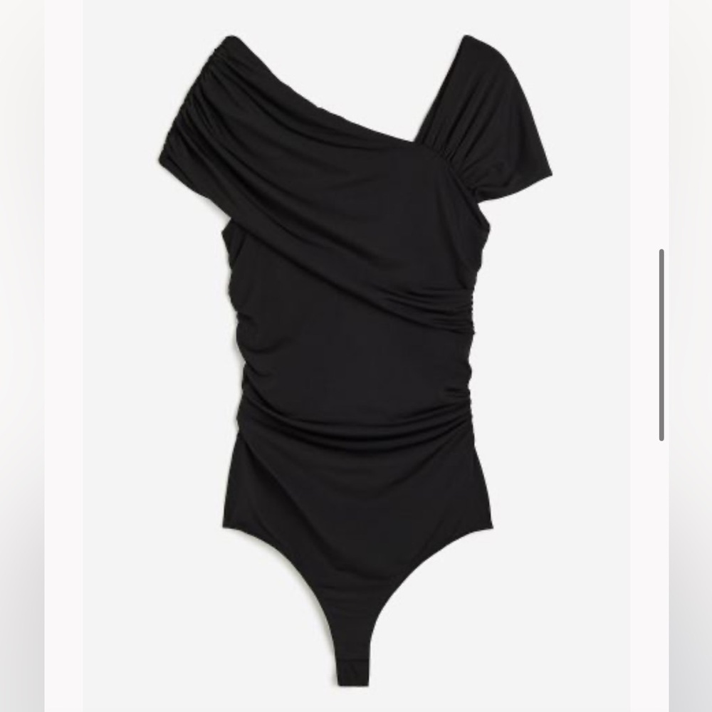 H&M Asymmetrical off-the-shoulder bodysuit - Picture 2 of 16